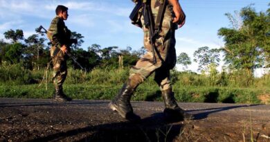 Settantanove poliziotti sono stati presi in ostaggio dai manifestanti in Colombia