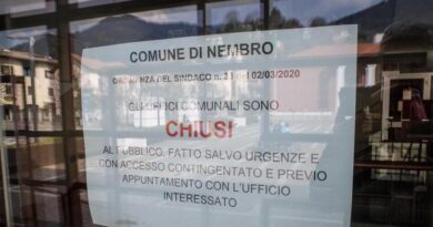 Sindaco Nembro: le lobby hanno lasciato aperti i locali. L’ex Oms Guerra: è scemenza del secolo fare tamponi a tutti