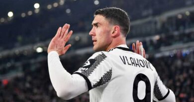 Vlahovic, assente ingiustificato con la Roma: la Juve ha bisogno di lui, poi palla al mercato