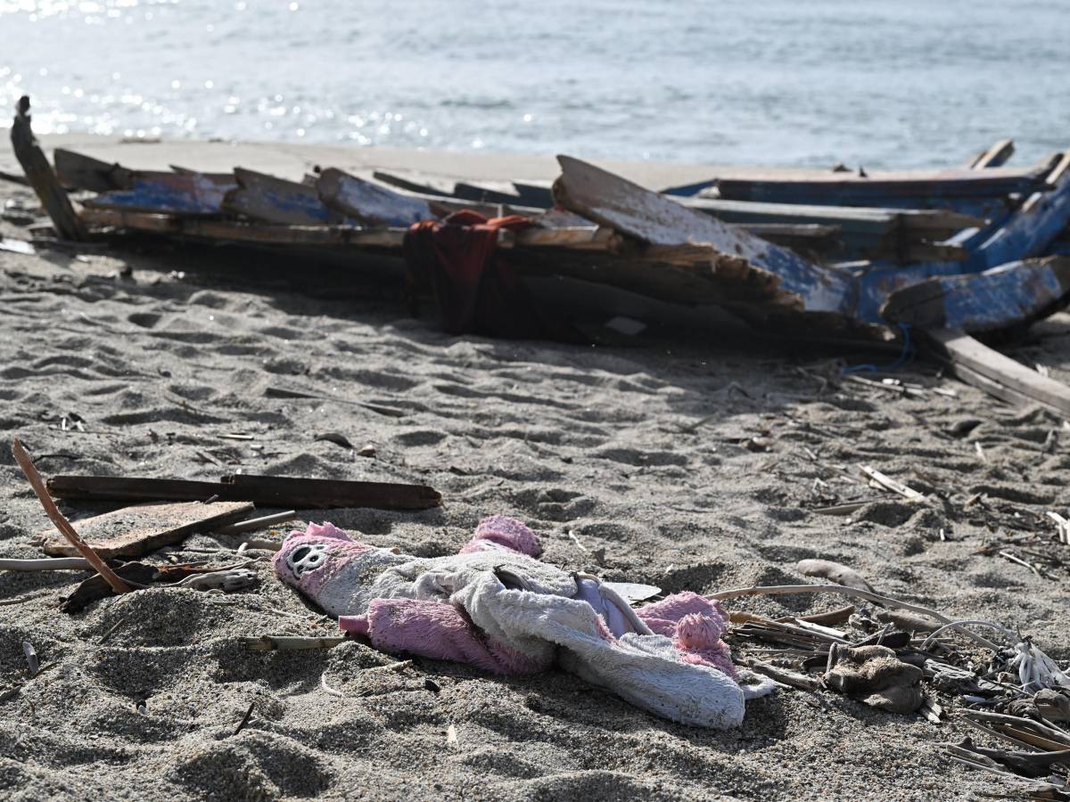 Strage di migranti, per gli italiani non è colpa del governo: sinistra ko