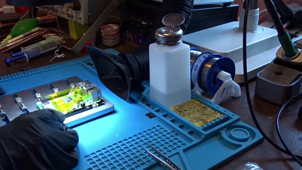 Raspberry Pi 4 da 8 GB non si trova? Uno youtuber l’ha costruito da solo