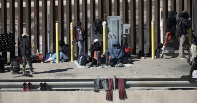 343 persone migranti sono state trovate chiuse in un tir abbandonato nello stato di Veracruz, in Messico