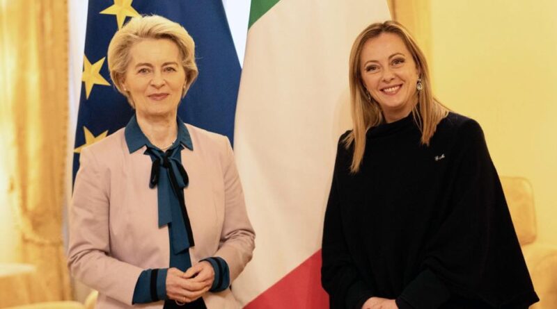 Migranti, Von der Leyen a Meloni: incoraggiata da impegno dell’Italia a lavorare con la Ue. Palazzo Chigi: “Piena soddisfazione”