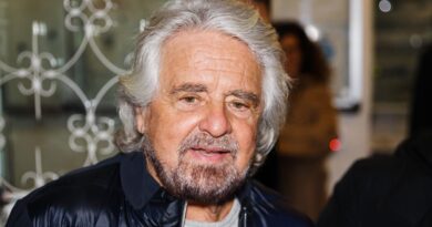 Chiusa l’inchiesta su Beppe Grillo e il gruppo Moby, l’accusa è di traffico illecito di influenze