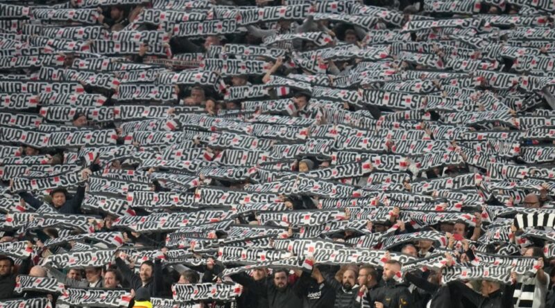 Napoli-Eintracht, il Tar accoglie il ricorso: i tifosi tedeschi saranno presenti al Maradona