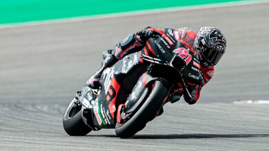 MotoGP Aprilia, Espargaro shock dopo i test: “Forse mi devo operare”