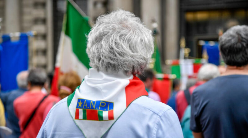 Insegnare “Faccetta nera” per capire la Resistenza. Scoppia la polemica in una scuola cremonese. La preside: “Solo un equivoco”