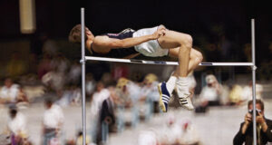 È morto Dick Fosbury, che cambiò il salto in alto