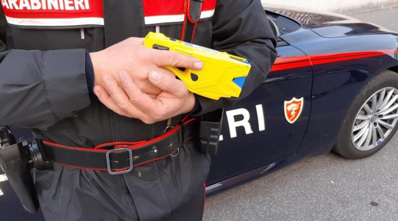 Taser, da un anno in uso alle forze dell’ordine. Ecco come ha funzionato