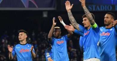 Il Napoli è di una bellezza infinita, l’Italia fa tris in Champions. A casa l’Eintracht e i suoi tifosi violenti