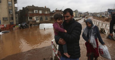Due città della Turchia colpite dal terremoto ora sono alle prese con le inondazioni