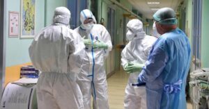 Oms: Covid nel 2023 sta per diventare come l’influenza. Bertolaso: vuote le terapie intensive in Lombardia