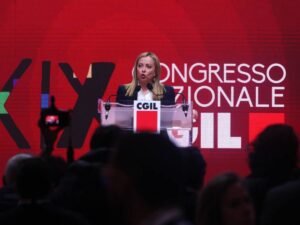 Meloni dalla Cgil sfida le contestazioni: “No salario minimo e rdc”