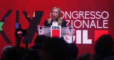 Meloni dalla Cgil sfida le contestazioni: “No salario minimo e rdc”