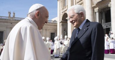Mattarella al Papa: il suo impegno contro le disuguaglianze punto di riferimento per i governi