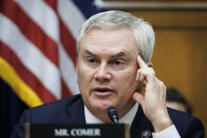 James Comer sta diventando un personaggio di spicco della politica di performance del GOP