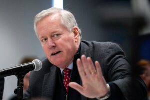 Un giudice federale stabilisce che gli ex funzionari di Trump devono testimoniare nell’ambito dell’indagine sulle elezioni del 2020