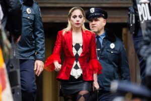 Lady Gaga nei panni di Harley Quinn nelle prime foto dal set di ‘Joker 2’