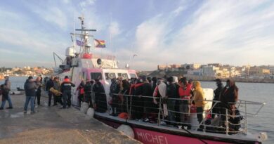 Migranti: 2 naufragi in zona Sar Malta, recuperati 7 morti