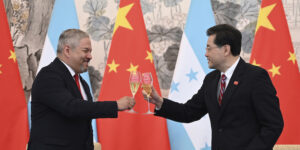 L’Honduras, uno dei pochi paesi al mondo che ancora riconoscevano Taiwan, ha avviato le relazioni diplomatiche con la Cina