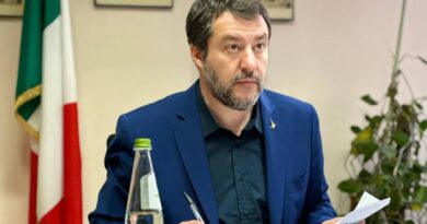 Migranti, Salvini sferza l’Ue: “Con tanti italiani in difficoltà non possiamo essere lasciati da soli”