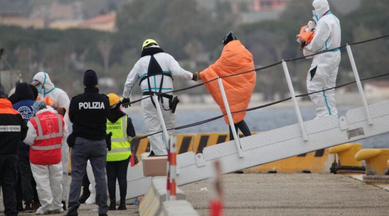 Migranti, naufragio al largo della Tunisia: 19 morti