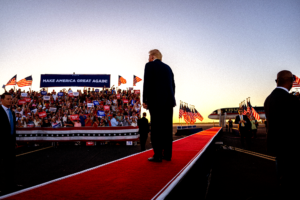 Donald Trump ha dirottato il ciclo delle notizie con l’osservazione delle accuse