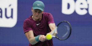 Il tennista italiano Jannik Sinner ha perso contro il russo Daniil Medvedev nella finale del torneo Masters 1000 di Miami