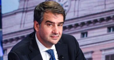 Pnrr, Fitto riferirà in Parlamento. La Lega non molla: “Meglio non spendere che spendere male”. M5s: “Governo diviso”