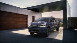Ram 1500 REV full-electric 2025: ufficiale al Salone dell’Auto di New York