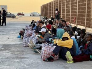 “Saremo sommersi di migranti”. Spunta l’ipotesi dello stato d’emergenza
