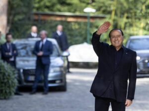 Silvio Berlusconi ricoverato di nuovo al San Raffaele