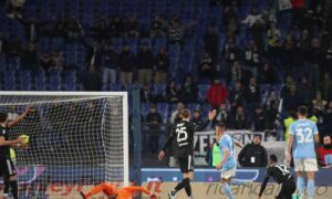 Lazio-Juve, la MOVIOLA LIVE: Milinkovic spiazza Alex Sandro e segna, tutto bene! In panchina il finimondo, un giallo e un rosso