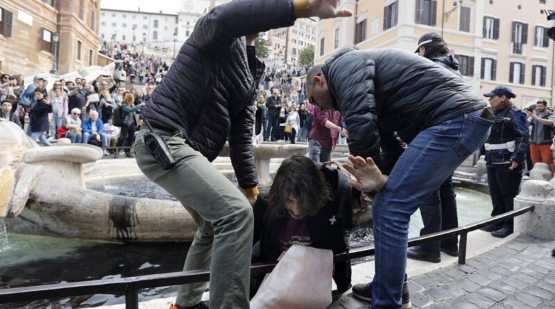 “Protesta inutile”. Persino i verdi tedeschi ripudiano gli eco-vandali