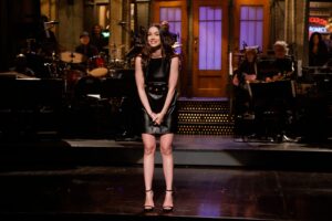 Ana de Armas racconta la storia di Robert De Niro e di suo padre durante il monologo al SNL