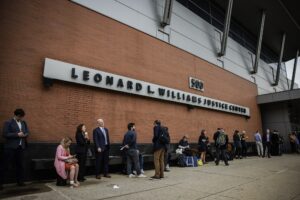 Il processo Dominion v. Fox è stato rinviato mentre si susseguono le notizie di trattative di accordo