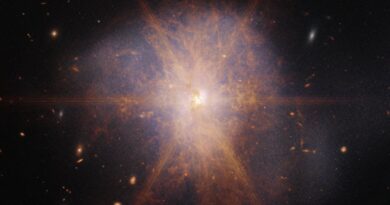 Il telescopio spaziale James Webb cattura l’immagine della luminosa galassia Arp 220