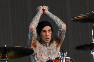 Arrestato un ladro di porte in casa di Travis Barker