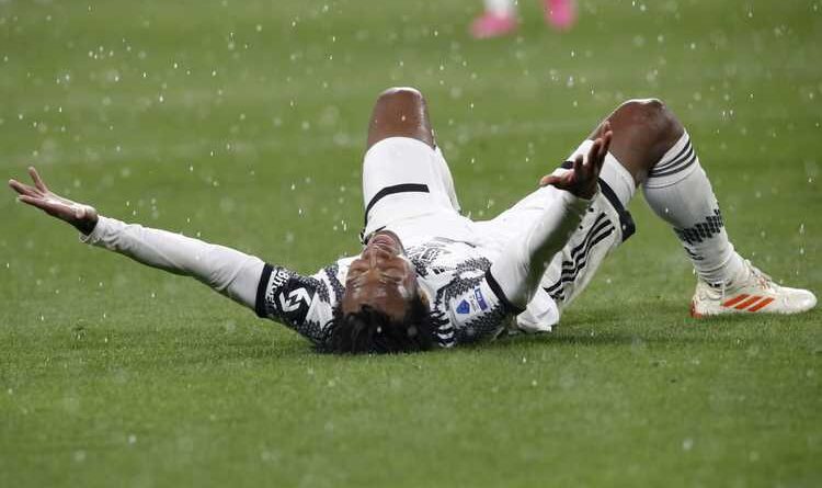 Juve, l’ha persa Cuadrado: dalla simulazione al gol di Raspadori ha lasciato un buco per 40 eterni secondi