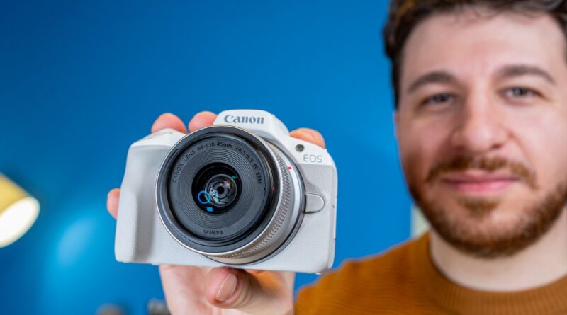 Recensione Canon EOS R50: una bella mirrorless che rischia di fare una brutta fine
