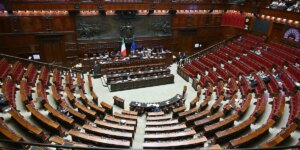 La Camera ha approvato il “decreto Cutro” sulla gestione dei flussi migratori