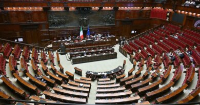 La Camera ha approvato il “decreto Cutro” sulla gestione dei flussi migratori