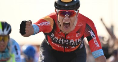 Giro d’Italia, sorpresa in volata. Trionfa l’azzurro Jonathan Milano