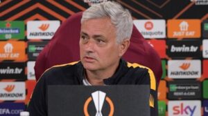 Roma-Bayer, Mourinho: Dybala in dubbio, Smalling e il paragone con l’Inter
