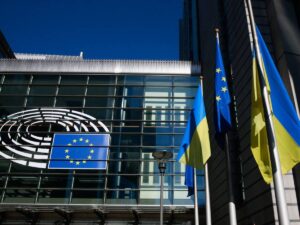 Gli italiani hanno fiducia nell’Ue: “Ma il Paese ha poca voce”