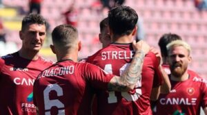 Reggina, ridotta la penalizzazione: come cambia la classifica
