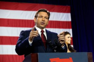 Critica i “procuratori finanziati da Soros”, Ron DeSantis promuove una raccolta fondi per l’assassino della metropolitana