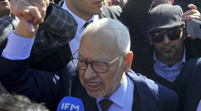 Rached Ghannouchi, uno dei principali oppositori politici del presidente della Tunisia, è stato condannato a un anno di carcere