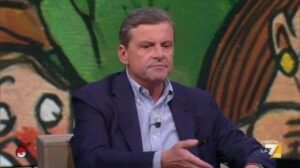 Calenda su Renzi: “Mi sono fidato quando mi ha detto che guadagnava 2 milioni e mezzo con gli arabi”