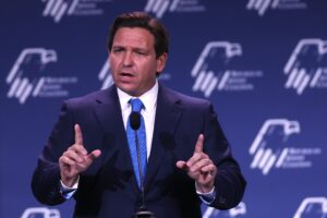 La NAACP dice agli americani di colore e ad altri di evitare la Florida di Ron DeSantis